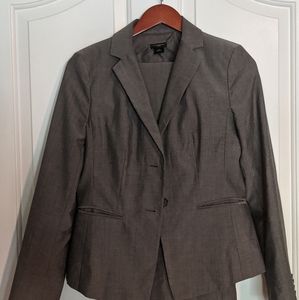 Size 4 Tan Ann Taylor 2pc suit